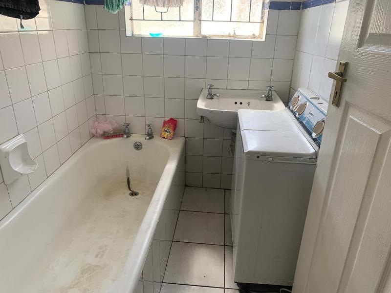 8 Bedroom Property for Sale in Montana Western Cape